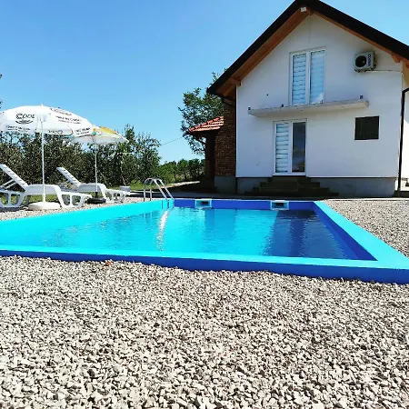 E&m Kuca S Bazenom Holiday home Gradacac